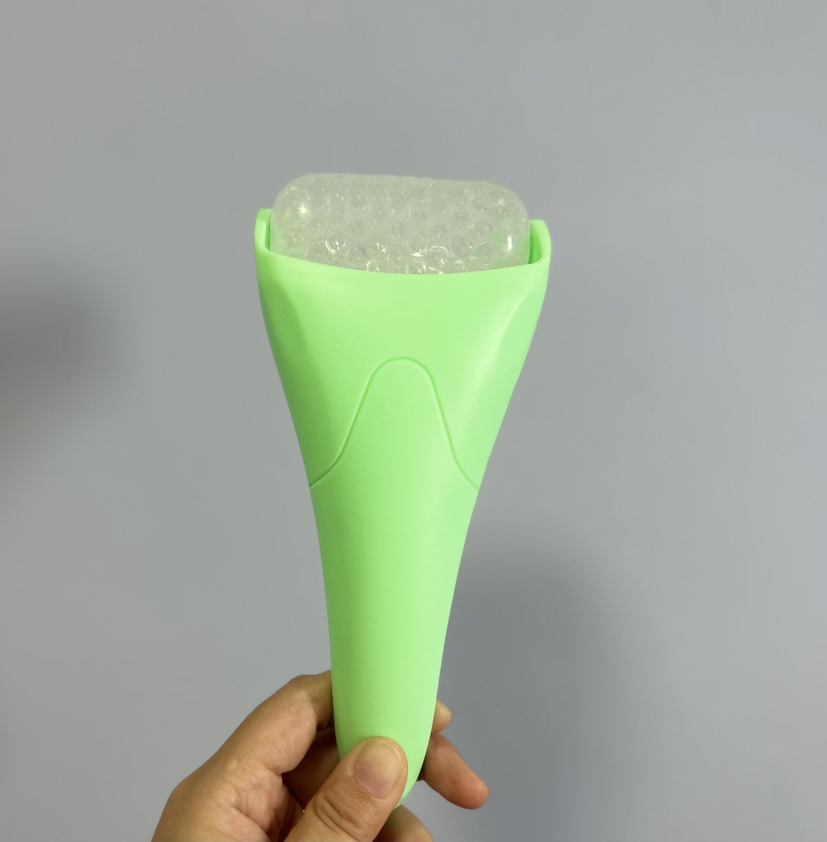 Ice roller facial con bolas frías para masaje de cara — imagen 6 de 11