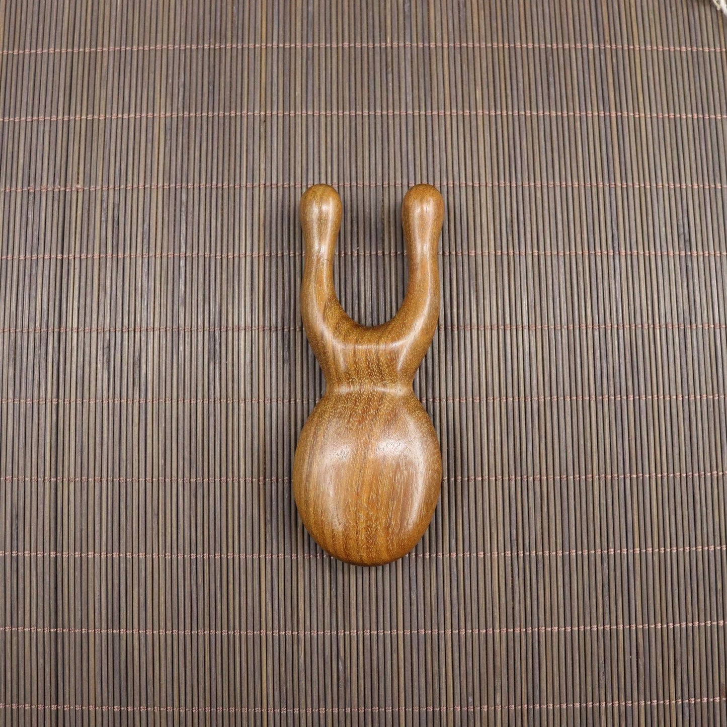 Masajeador de cuero cabelludo de madera de sándalo con púas anchas — imagen 22 de 25