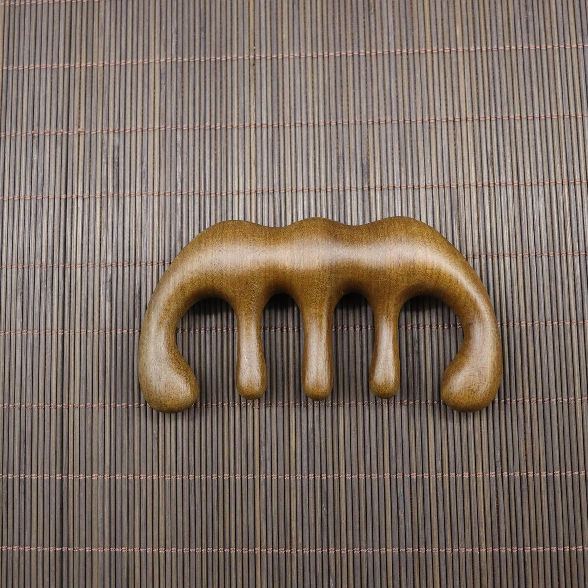 Masajeador de cuero cabelludo de madera de sándalo con púas anchas — imagen 11 de 25